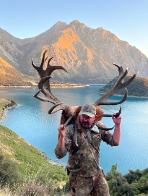 5-day New Zealand Red Deer Hunt up to 400 SCI for Two Hunters