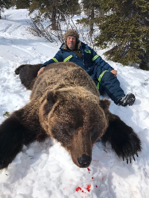 10-day Alaska Grizzly Bear hunt for One Hunter 