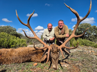 5-day Spain Red Deer Hunt for One Hunter and One Non-Hunter 