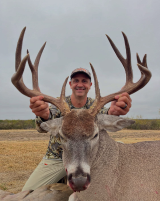 3-day Texas Silver Medal Whitetail Deer Hunt for One Hunter and One Non-hunter 